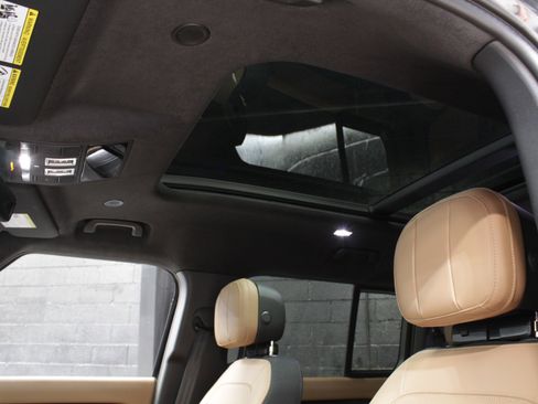 Used 2025 Land Rover Defender 110 V8 image 25