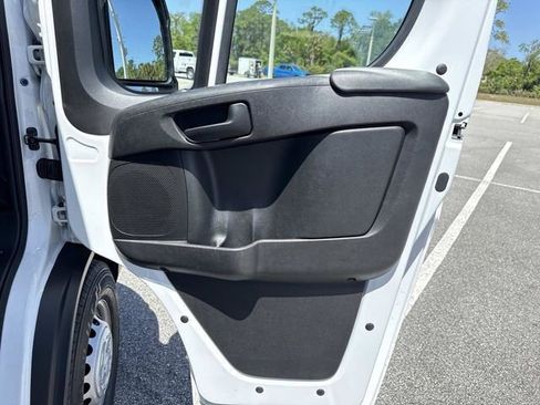 Used 2024 RAM ProMaster 2500 w/ Convenience Group image 9