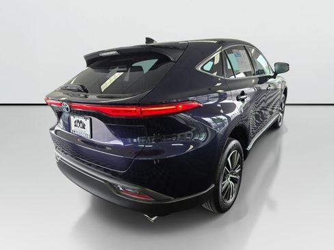 Used 2023 Toyota Venza LE AWD/4WD image 3