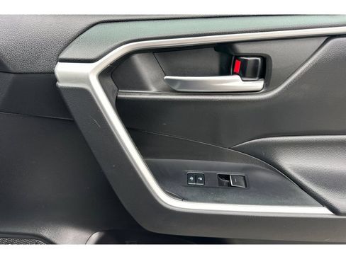 Used 2023 Toyota RAV4 XLE FWD image 20