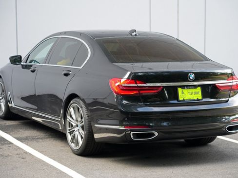 Used 2019 BMW 740i RWD image 52