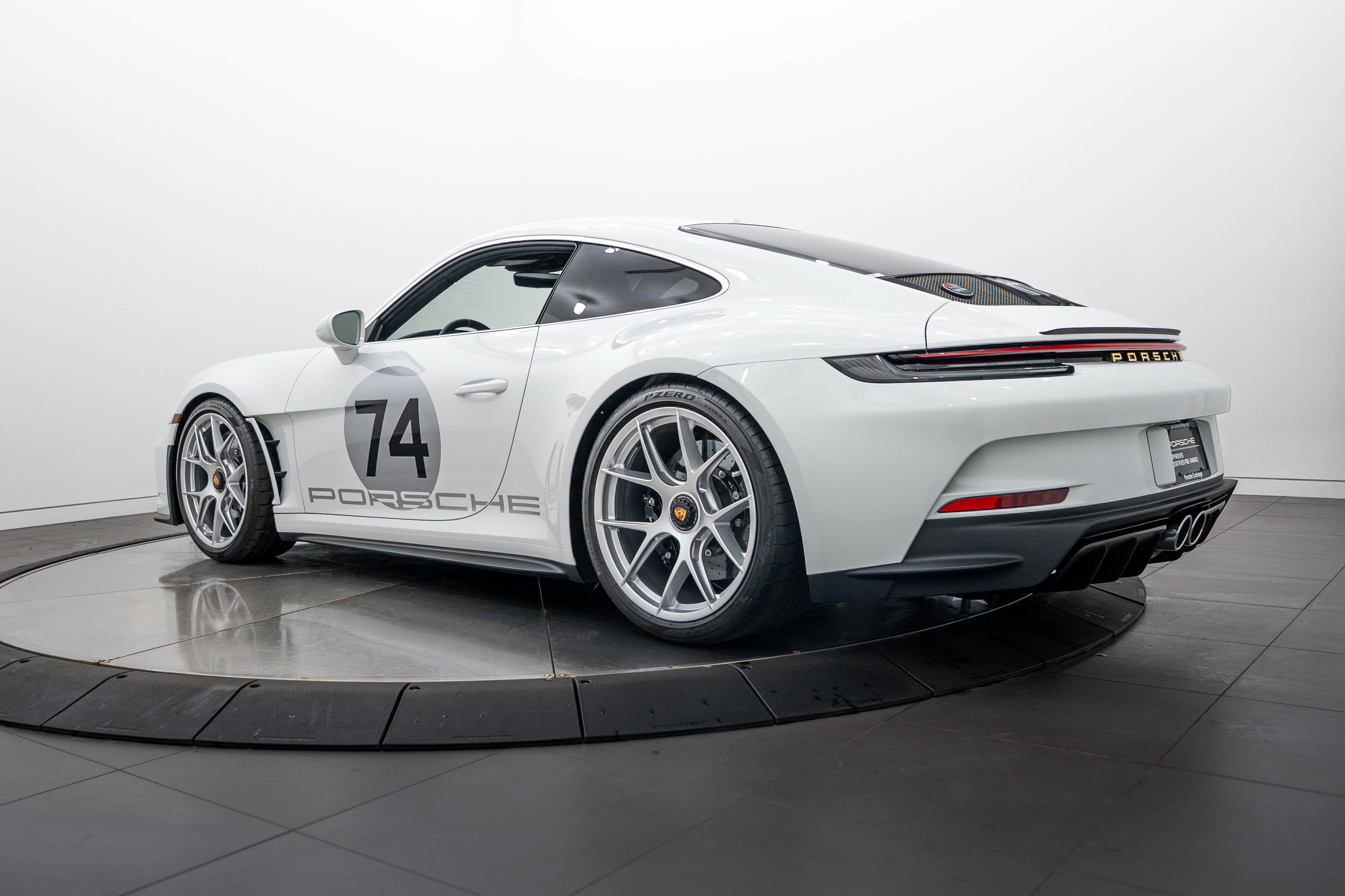 Certified 2024 Porsche 911 GT3 RS RWD image 3