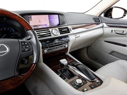 Used 2014 Lexus LS 460 image 28