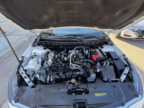 Used 2025 Nissan Altima 2.5 SV FWD image 32