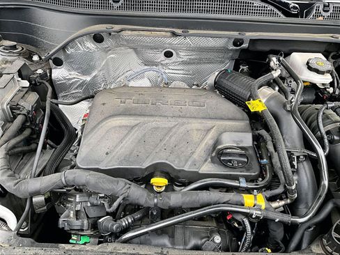 Used 2024 Chevrolet Trax RS w/ Driver Confidence Package image 32