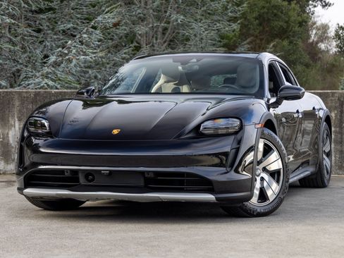 Certified 2022 Porsche Taycan 4 Cross Turismo image 1