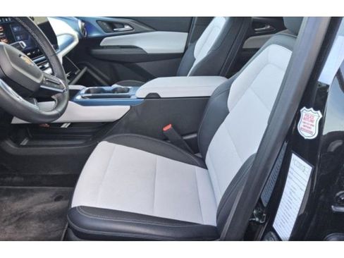 Used 2025 Chevrolet Equinox EV LT image 5