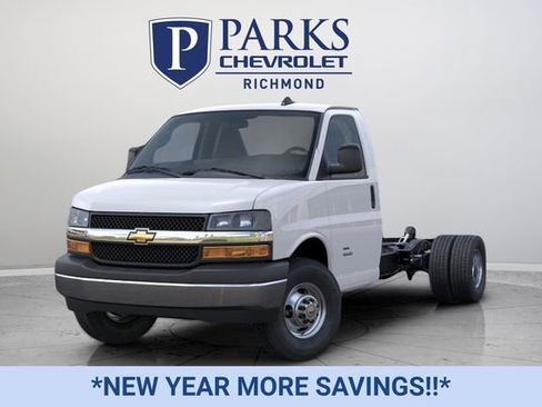 New 2025 Chevrolet Express 3500 w/ Power Convenience Package image 8