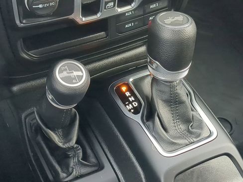 Used 2022 Jeep Wrangler Unlimited Sport image 27