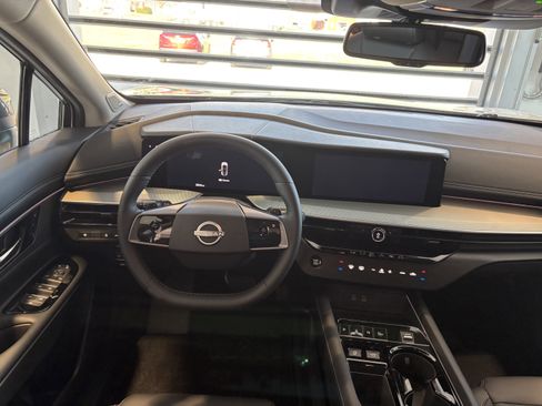 Used 2025 Nissan Murano SL w/ Cargo Package image 11