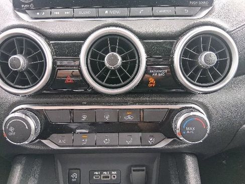 Used 2025 Nissan Sentra SV FWD image 25