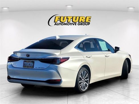 Used 2021 Lexus ES 250 w/ Premium Package image 5