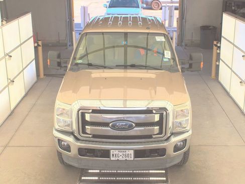 Used 2014 Ford F250 XLT w/ XLT Value Package image 2