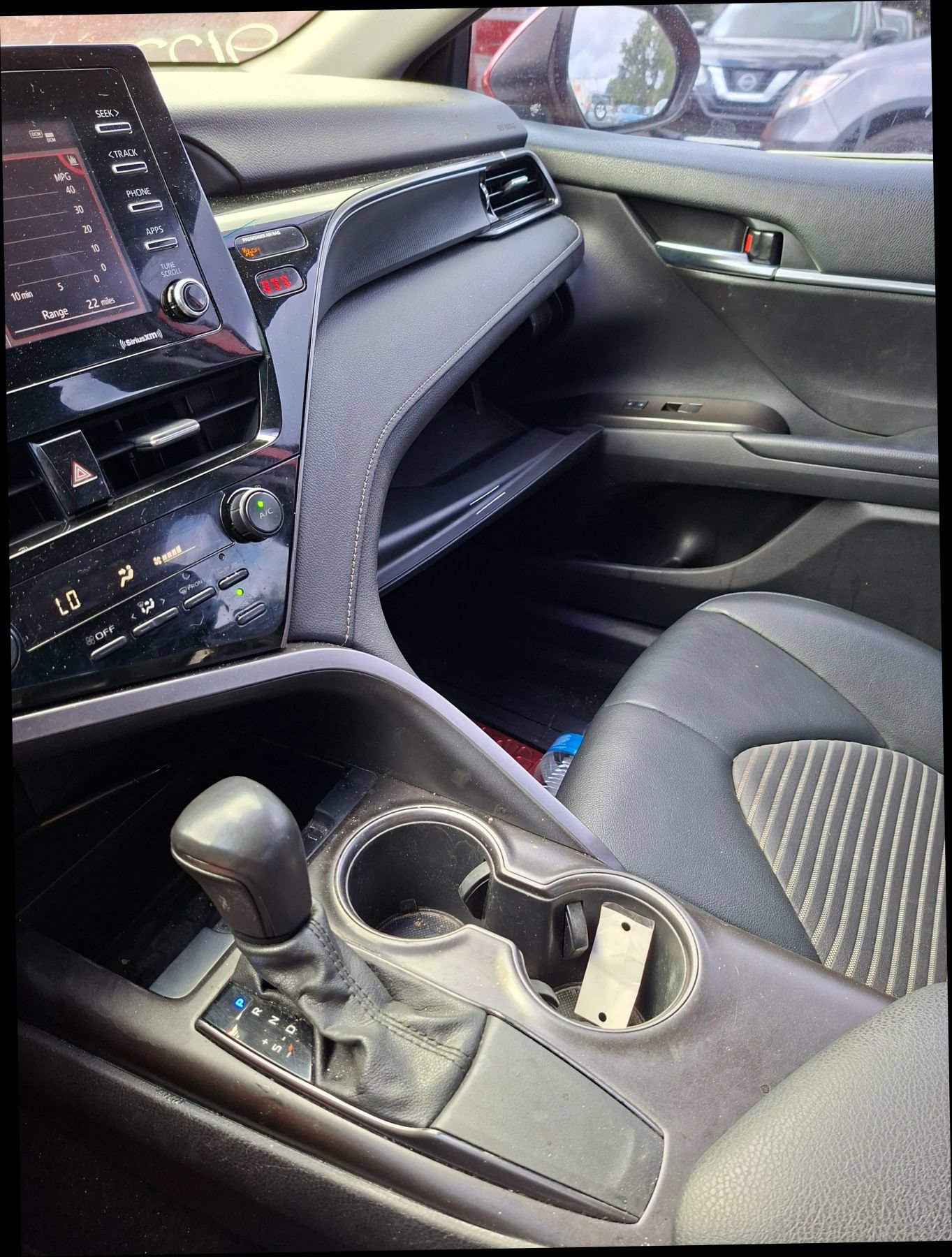 Used 2021 Toyota Camry SE FWD image 10