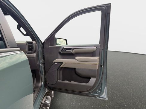 Used 2025 Chevrolet Silverado 1500 ZR2 AWD/4WD image 23