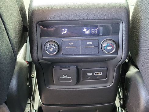 Used 2021 GMC Acadia SLE w/ Driver Convenience Package FWD image 13
