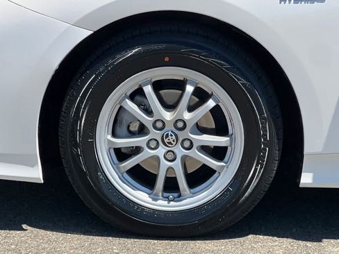 Used 2018 Toyota Prius Prime Premium FWD image 31
