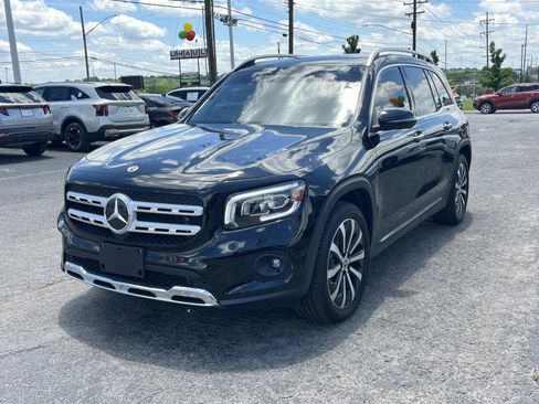 Used 2023 Mercedes-Benz GLB 250 4MATIC image 3