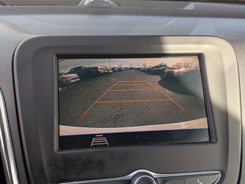 Used 2021 Chevrolet Equinox LT image 28