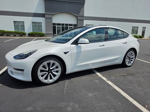 Used 2022 Tesla Model 3 Long Range AWD/4WD image 13