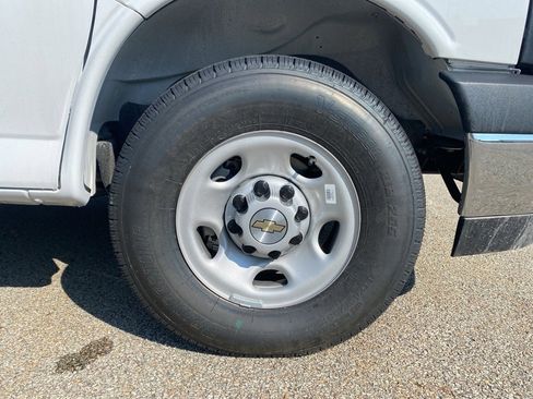 New 2025 Chevrolet Express 3500 w/ Power Convenience Package image 9