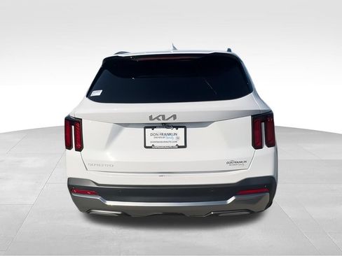 Used 2024 Kia Sorento S FWD image 7