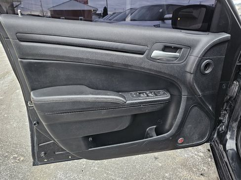 Used 2016 Chrysler 300 S w/ 300S Premium Group image 4