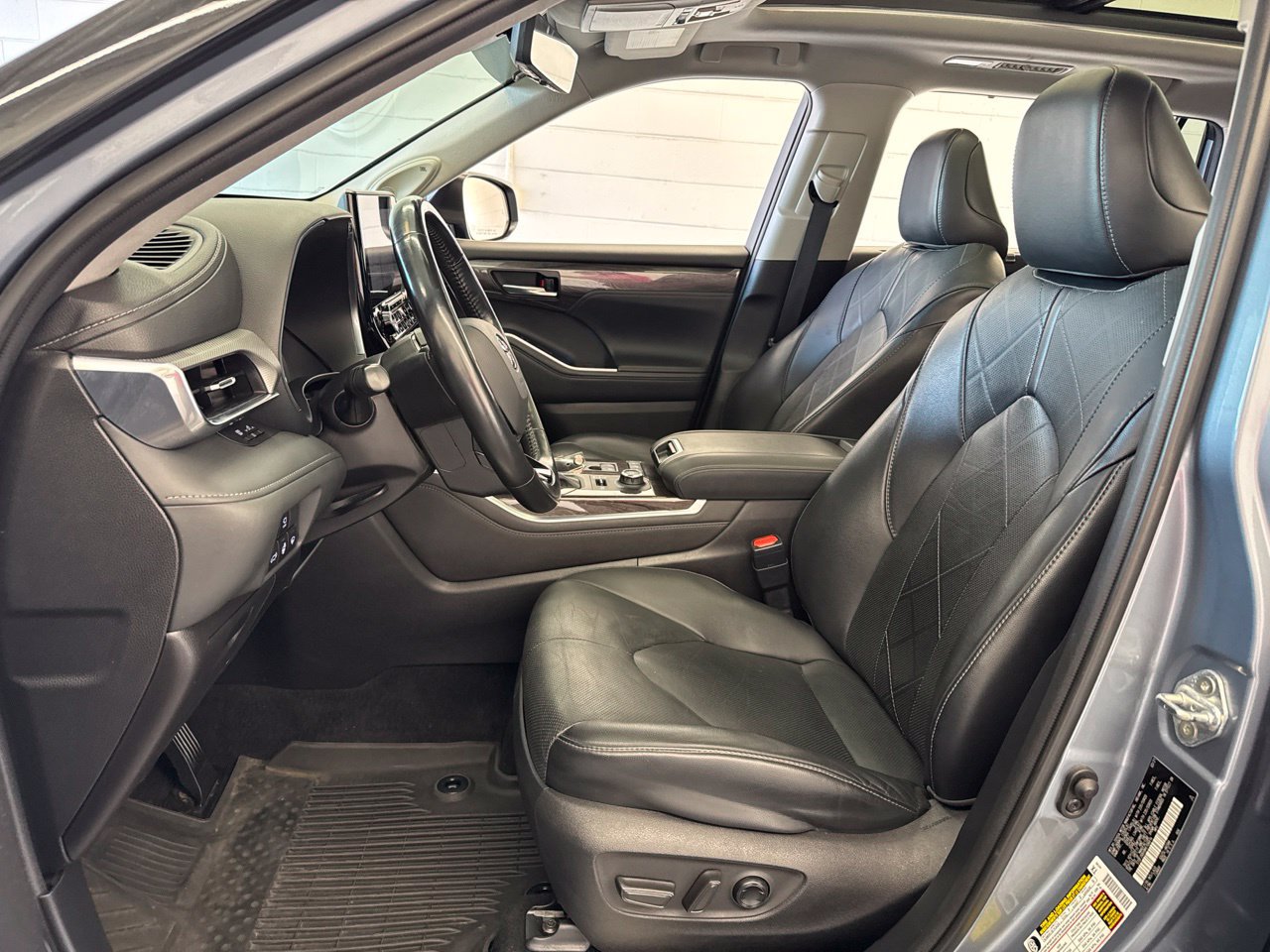 Certified 2021 Toyota Highlander Platinum AWD/4WD image 15