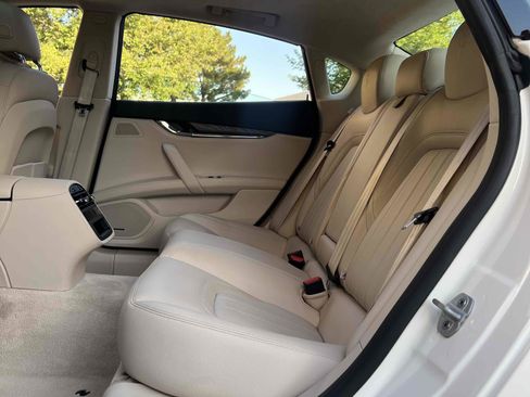 Used 2018 Maserati Quattroporte S RWD image 29