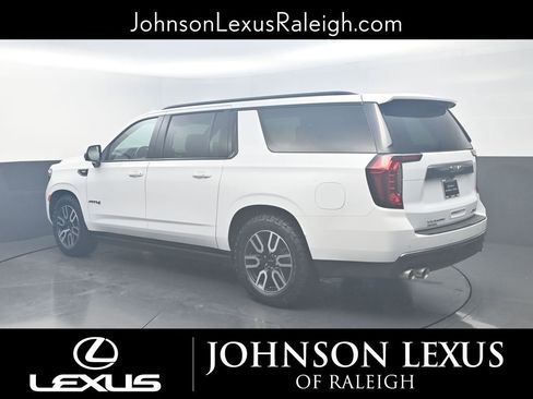 Used 2023 GMC Yukon XL AT4 w/ AT4 Premium Plus Package image 7
