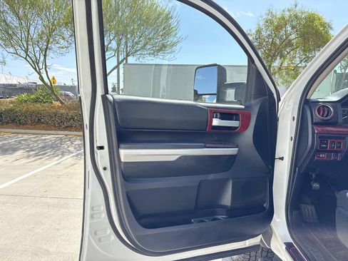 Used 2016 Toyota Tundra SR5 w/ Tow Package RWD image 17