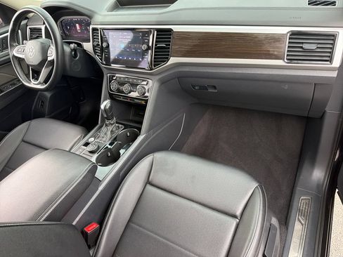 Certified 2023 Volkswagen Atlas SE w/ Black Wheel Package AWD/4WD image 28