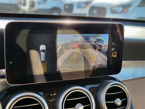 Used 2021 Mercedes-Benz GLC 300 image 26