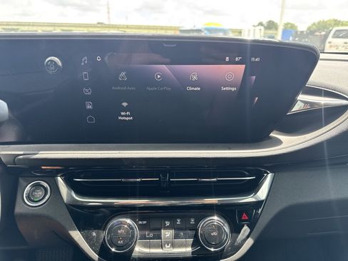 Used 2025 Buick Envista Sport Touring w/ Convenience II Package FWD image 3