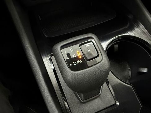 Used 2024 Nissan Rogue SV FWD image 20