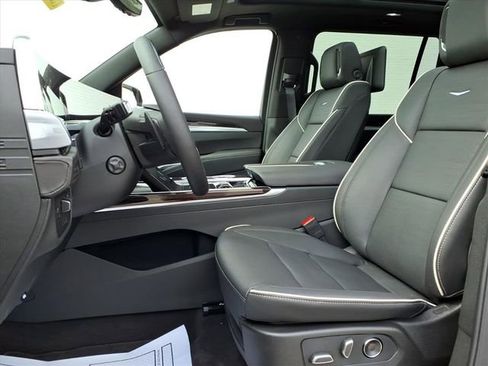 New 2026 Cadillac Escalade ESV Luxury w/ Touring Package AWD/4WD image 11