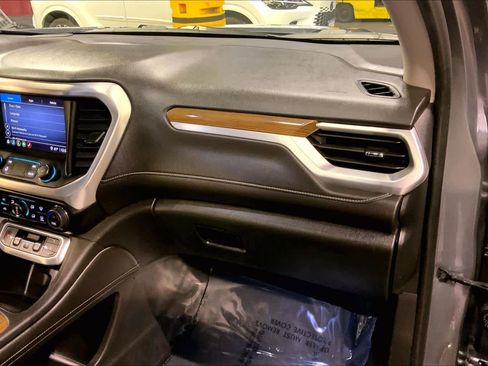 Used 2021 GMC Acadia SLE w/ Driver Convenience Package image 19