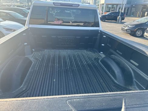 Used 2025 Chevrolet Silverado 2500 LT w/ Convenience Package AWD/4WD image 9