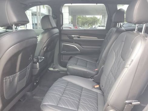 Certified 2025 Kia Telluride SX Prestige X-Line AWD/4WD image 8