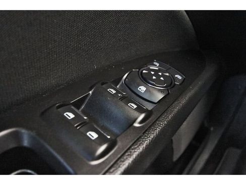 Used 2018 Ford Fusion SE w/ Equipment Group 201A FWD image 20