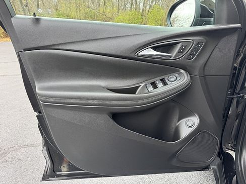 Used 2023 Buick Encore GX Essence w/ Experience Buick Package FWD image 28