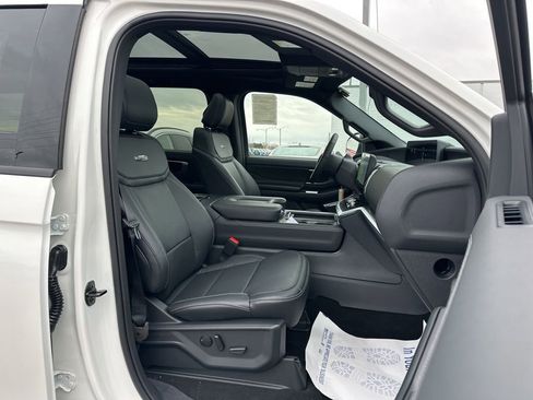 New 2025 Ford Expedition Max Platinum w/ Stealth Performance Package image 36