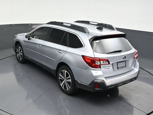 Used 2019 Subaru Outback 3.6R Limited AWD/4WD image 22