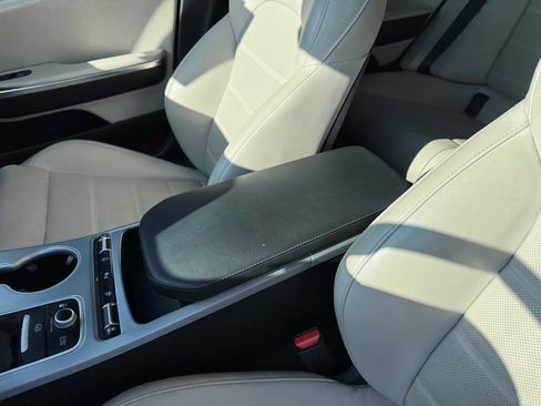 Used 2018 Kia Stinger GT2 image 26