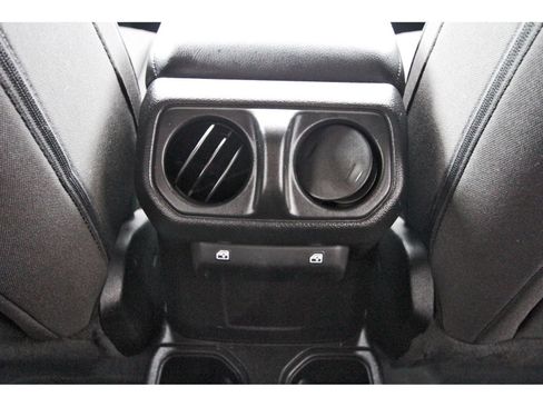 Used 2023 Jeep Gladiator Sport AWD/4WD image 15
