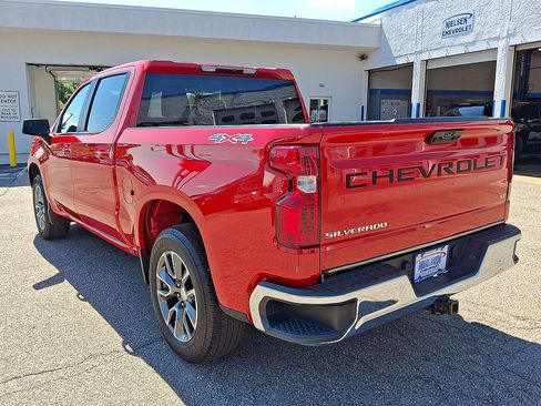 Certified 2024 Chevrolet Silverado 1500 LT AWD/4WD image 22
