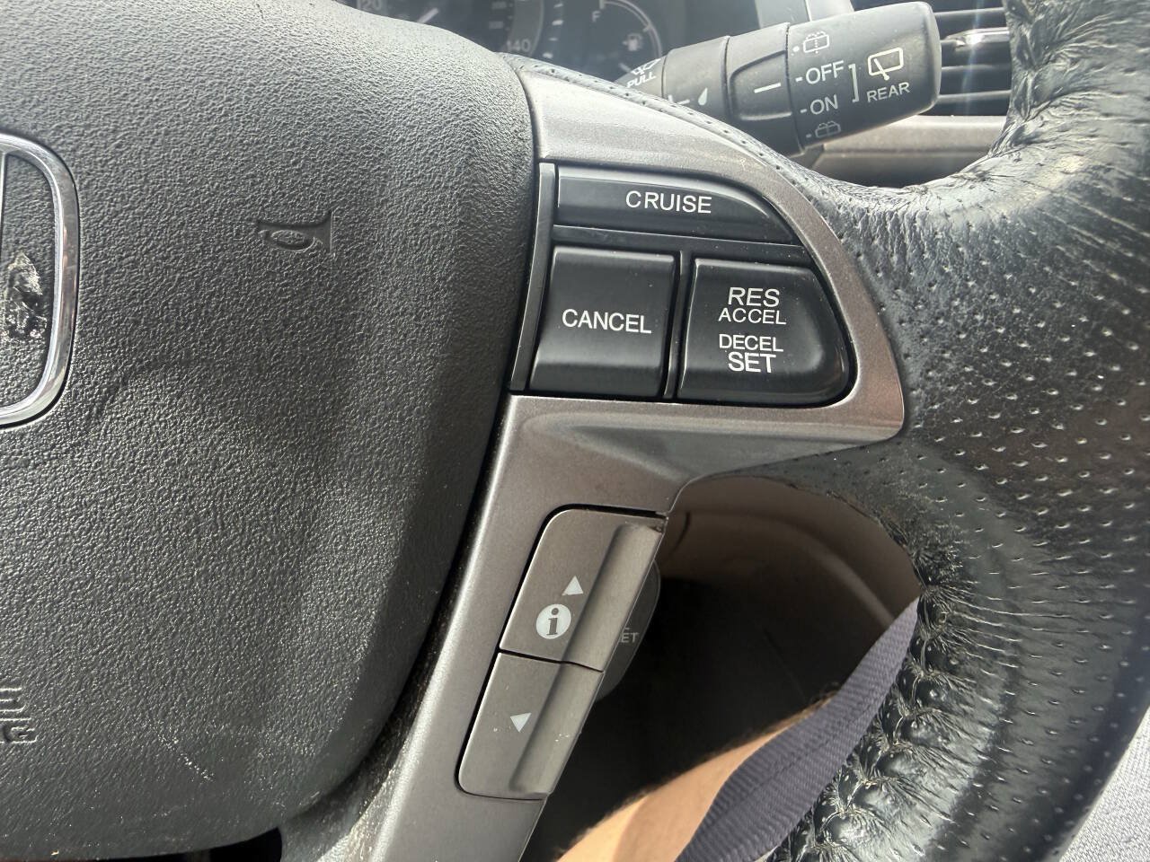 Used 2014 Honda Odyssey Touring Elite image 19