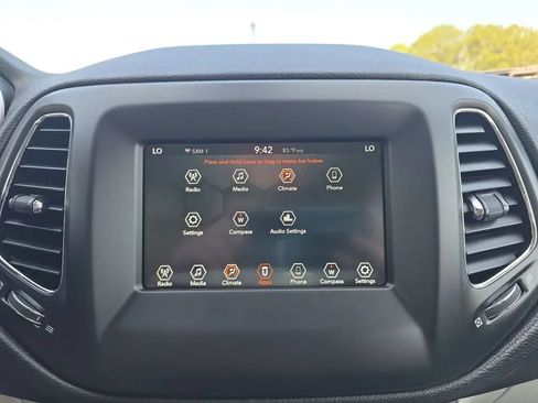 Used 2020 Jeep Compass Latitude FWD image 28