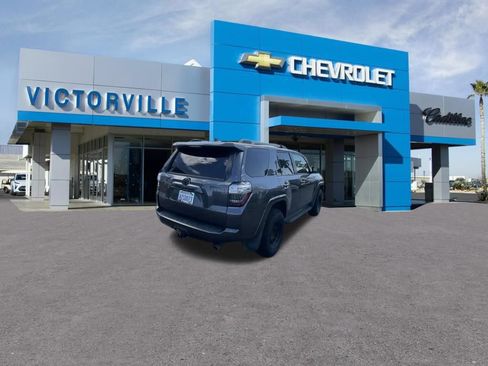 Used 2024 Toyota RAV4 XLE FWD image 5
