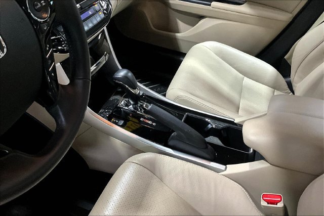 Used 2017 Honda Accord Touring image 18